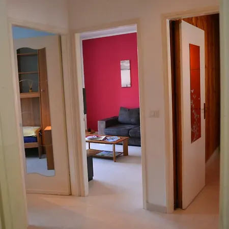Casa Alloro アパート