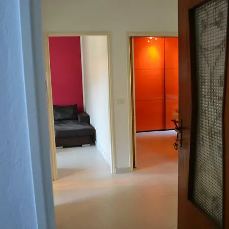 Casa Alloro アパート